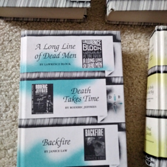 4 Detectives Book Club Books - Picture 10 of 12